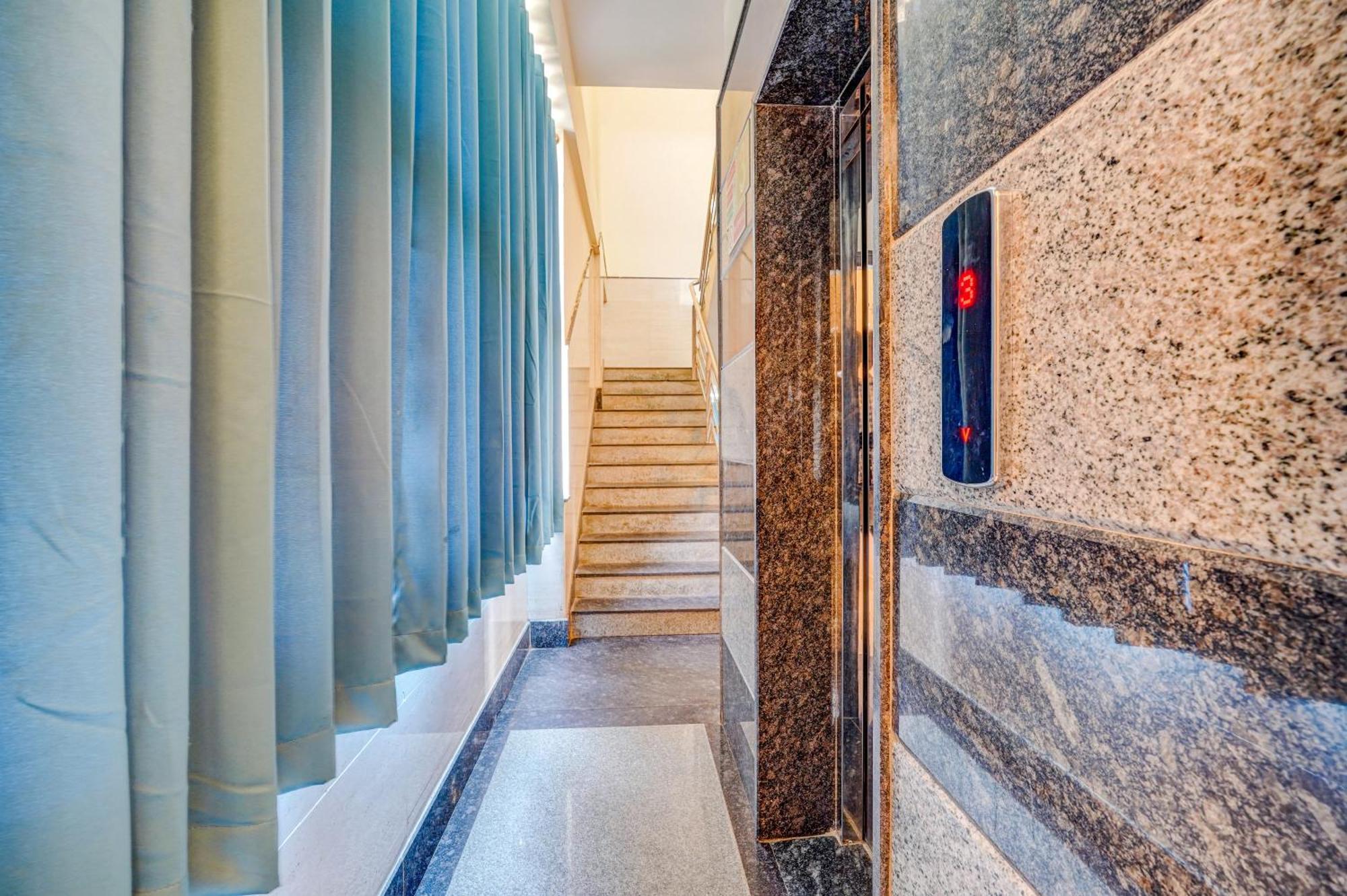 Hotel Fabhotel Grand Vista - Nr Bhartiya Mall - Mall Of 3*